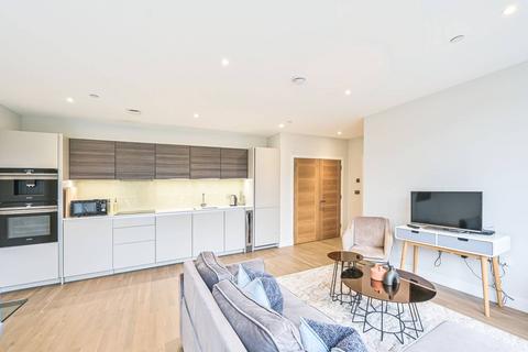 3 bedroom flat to rent, Finchley Road, Hampstead, LONDON, NW3