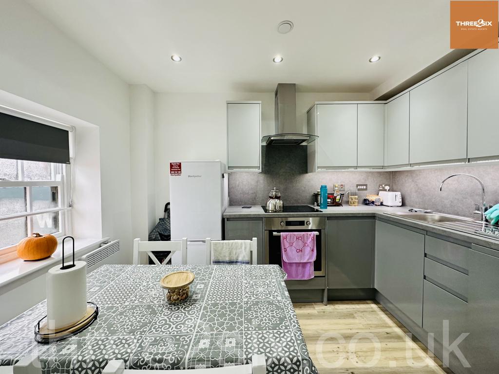 Apartment in Birmingham, West Midlands - View 3