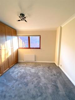 2 bedroom flat to rent, Blyth Road, Bromley, BR1