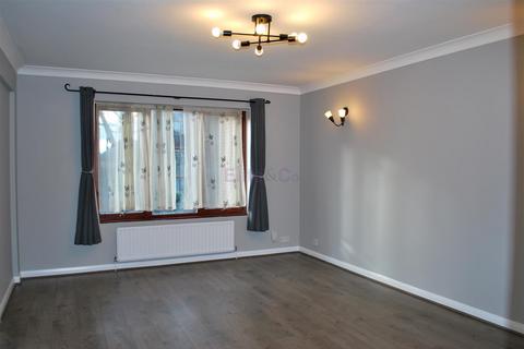 2 bedroom flat to rent, Blyth Road, Bromley, BR1