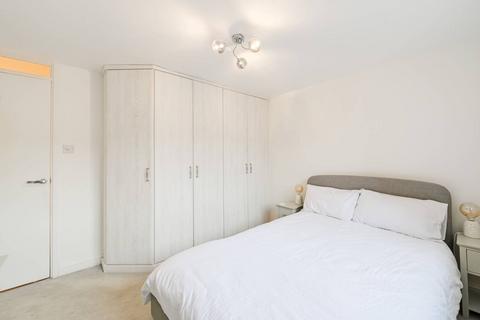 1 bedroom flat to rent, Myrna Close, Colliers Wood, London, SW19