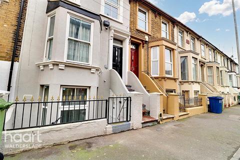 1 bedroom flat to rent, Broadway, SHEERNESS