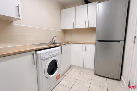 2 bedroom flat to rent, Liberty Grove, ,