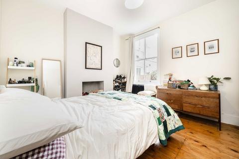 2 bedroom flat for sale, Inverton Road, London SE15