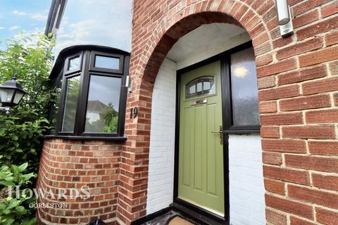 3 bedroom semi-detached house for sale, Englands Lane, Gorleston