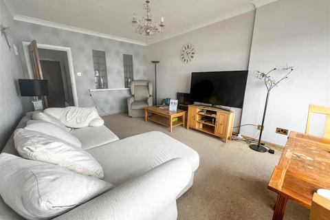 2 bedroom flat for sale, The Parade, Walton On The Naze CO14