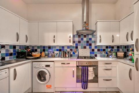 1 bedroom apartment for sale, Millennium Square, London, South East London