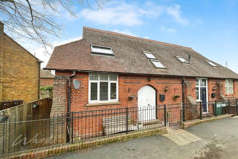 2 bedroom cottage to rent, Badsell Road Five Oak Green TN12