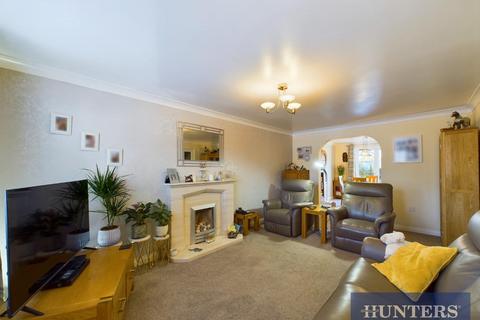 4 bedroom detached house for sale, Derwent Gardens