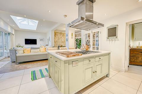 39 Crosby Road, Westcliff-on-sea, SS0 8LF