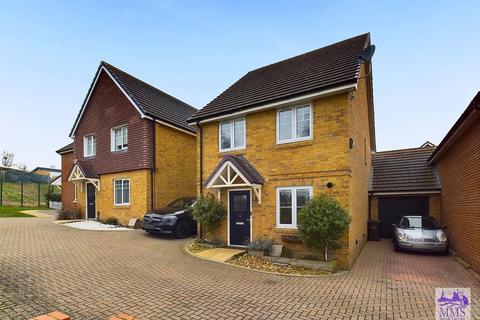 3 bedroom detached house for sale, Templars Drive, Strood