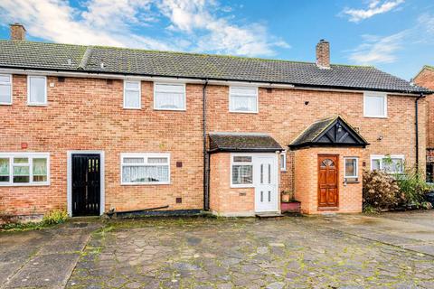 28 Hatch Gardens, Tadworth, KT20 5JS