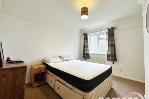 2 Arlott Drive, Basingstoke, RG21 5GU