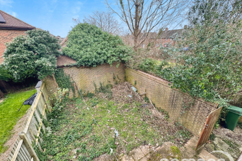 2 Arlott Drive, Basingstoke, RG21 5GU