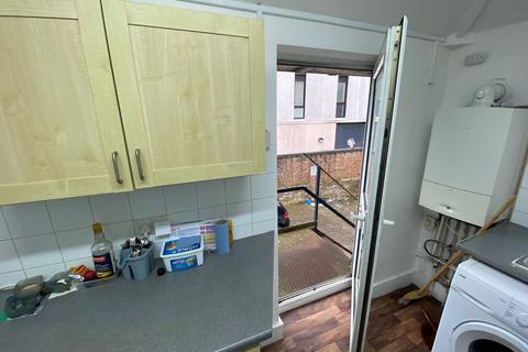 2 bedroom flat to rent, Station Road, Harrow HA1