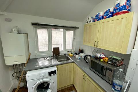 2 bedroom flat to rent, Station Road, Harrow HA1