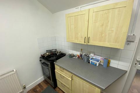 2 bedroom flat to rent, Station Road, Harrow HA1