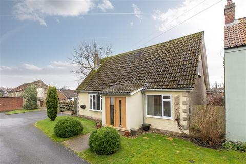 4 bedroom detached bungalow for sale, Porters Headland, Pickering