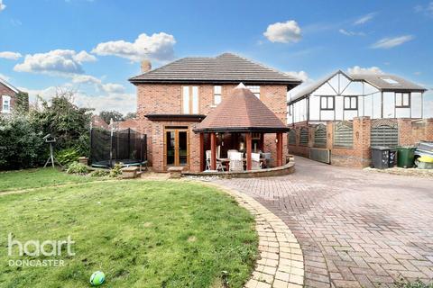 5 bedroom detached house for sale, Top Road, Barnby Dunn, Doncaster