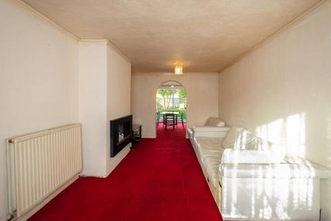 3 bedroom bungalow to rent, Goosecroft, Hemel Hempstead, HP1