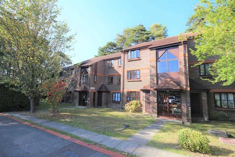 1 bedroom apartment to rent, Townsend Close, Bracknell RG12