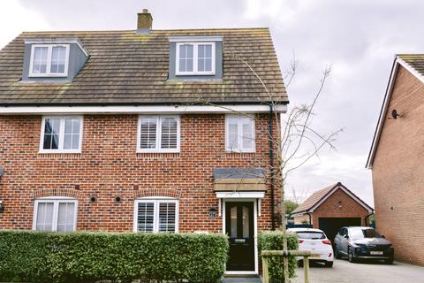 3 bedroom semi-detached house for sale, Peckham Chase, Chichester, PO20