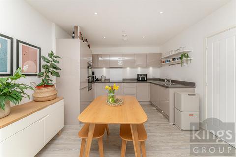 2 bedroom flat for sale, Hoffmans Road, London