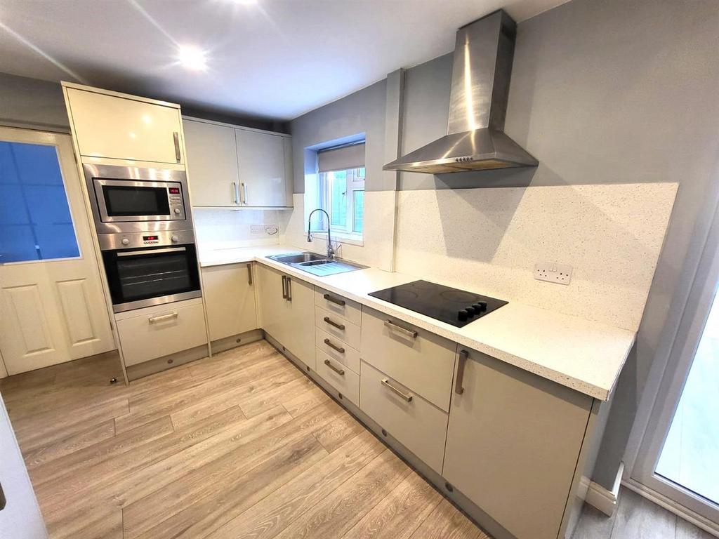 Kitchen Pic 2