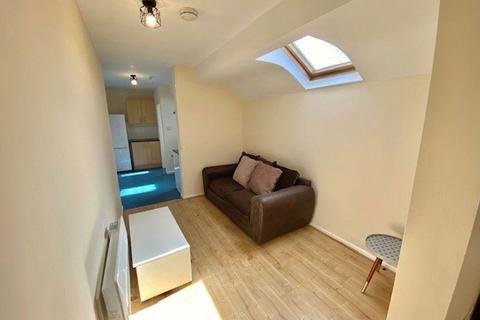 1 bedroom flat to rent, Alcester Road, Moseley, B13 8EY