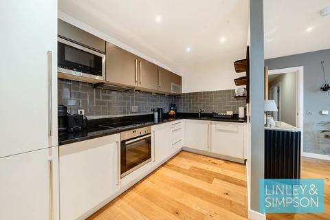 2 bedroom flat for sale, WATERMANS PLACE, 3 WHARF APPROACH, LEEDS, LS1