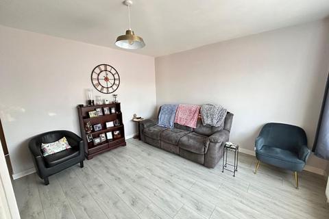 3 bedroom semi-detached house for sale, Dovercliff Road, Canvey Island