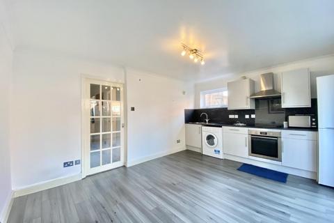 2 bedroom flat for sale, Cumbrian Way, Uxbridge, UB8 1XD