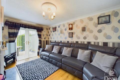 3 bedroom end of terrace house for sale, Ridler Road, Lydney GL15