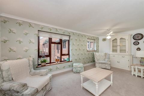 1 bedroom flat for sale, Turneys Orchard, Chorleywood WD3