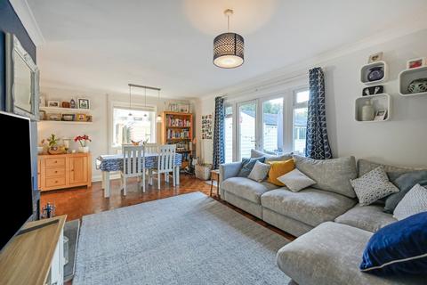 Highlands Bower Road, Mersham, Ashford, TN25 6NN