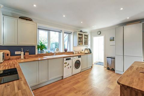 Highlands Bower Road, Mersham, Ashford, TN25 6NN