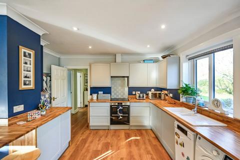 Highlands Bower Road, Mersham, Ashford, TN25 6NN