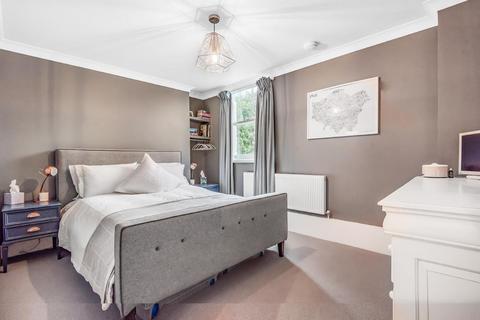 3 bedroom flat for sale, Lower Richmond Road, Putney