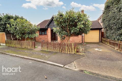 2 bedroom detached bungalow for sale, Woodberry Close, Canvey Island