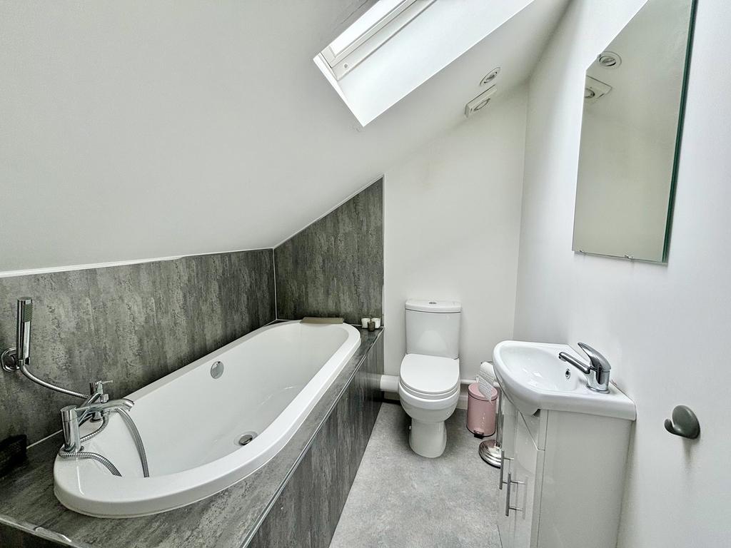 En-Suite Bathroom