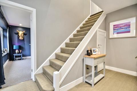 3 Dell Close, Broadstone, BH18 9NL