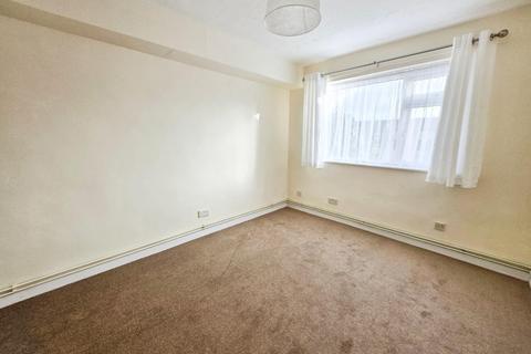 1 bedroom flat for sale, Mortlake Close, Beddington, CR0 4SW