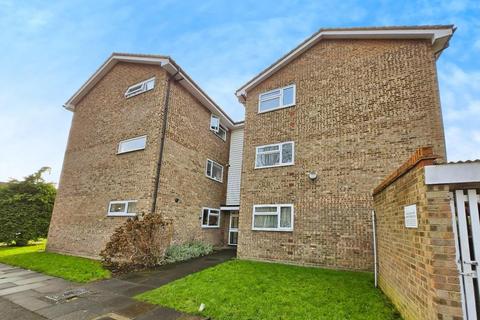 1 bedroom flat for sale, Mortlake Close, Beddington, CR0 4SW