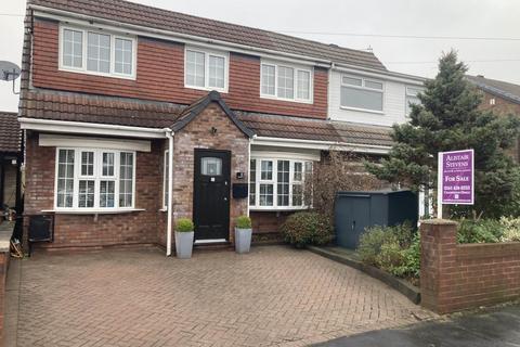 4 bedroom semi-detached house for sale, Hereford Way, Manchester M24