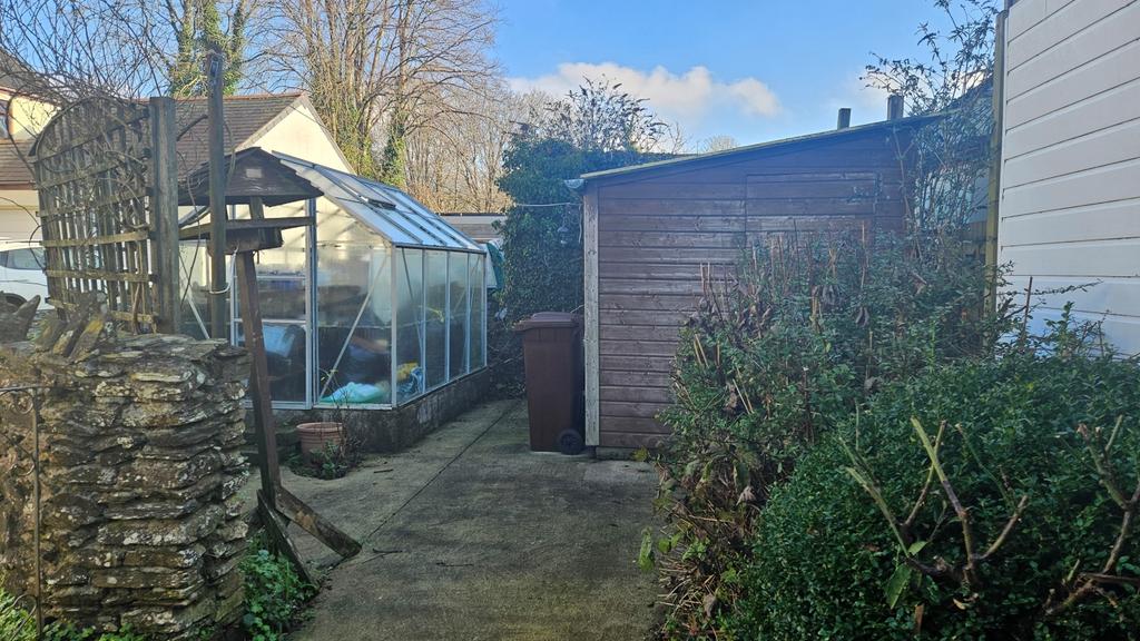 To Book A Viewing Call TPS Lostwithiel on 01208 87