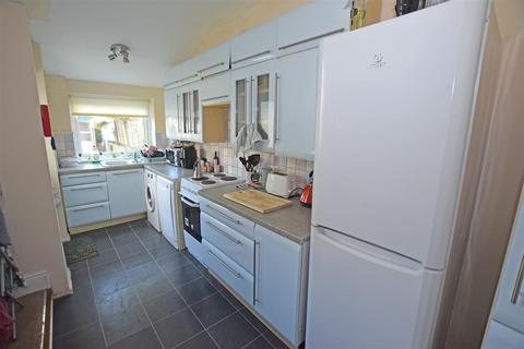 3 bedroom terraced house to rent, http://example.com