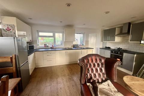 49 Chynance Drive, Newquay, TR7 2DY