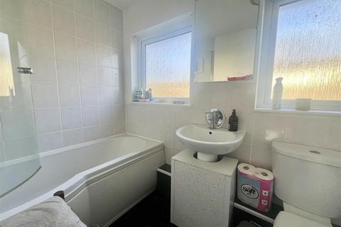 49 Chynance Drive, Newquay, TR7 2DY