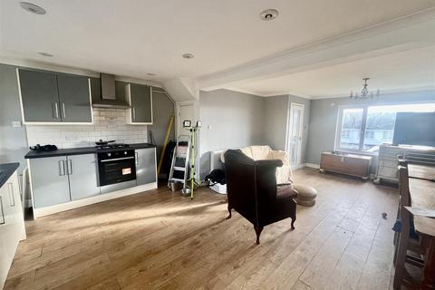 49 Chynance Drive, Newquay, TR7 2DY