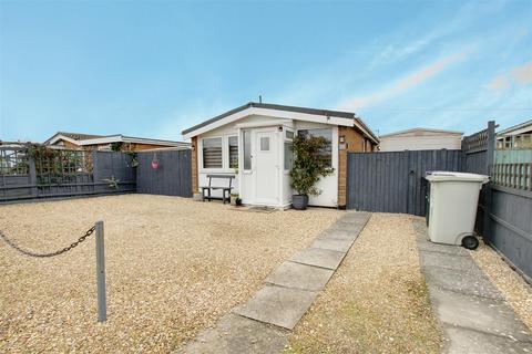 3 bedroom detached bungalow for sale, The Court, Anderby Creek PE24